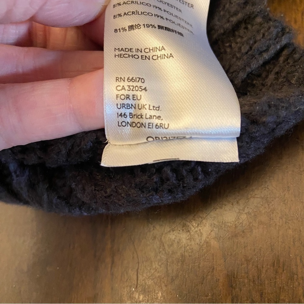 Urban Outfitters Cropped Charcoal Gray Chunky Cowl Neck Sweater – Size Small - Picture 9 of 12